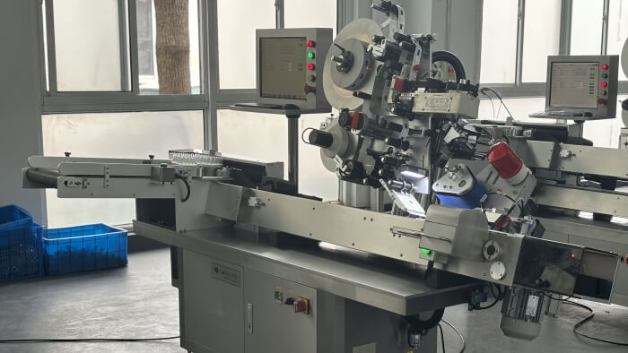 Viallabeller labeling machine